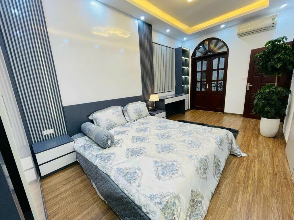 BÁN NHÀ MẶT NGÕ HÀO NAM DT38M2*4T*MT 4.5M GIÁ 7.5 TỶ ĐỐNG ĐA